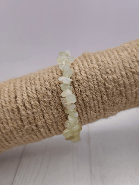 Pulsera de Jade con chips barrocos en hilo elástico, piedra de abundancia, armonía y protección energética