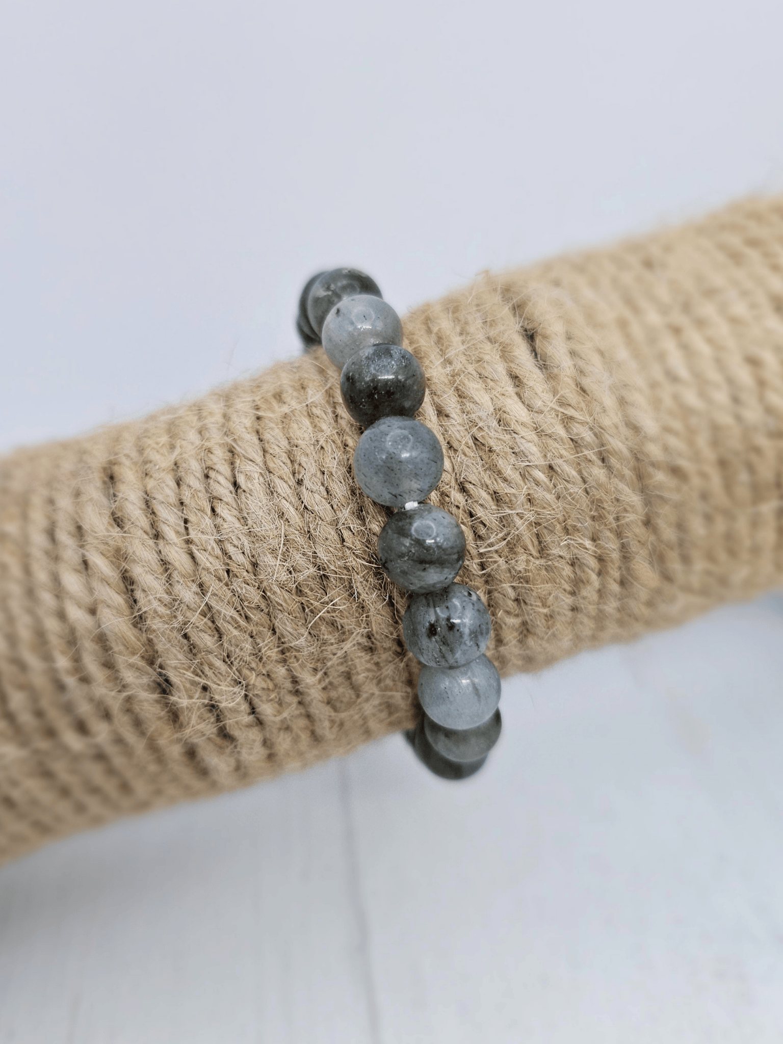 Pulsera de Labradorita Bola 8 mm | Intuición, protección y energía transformadora