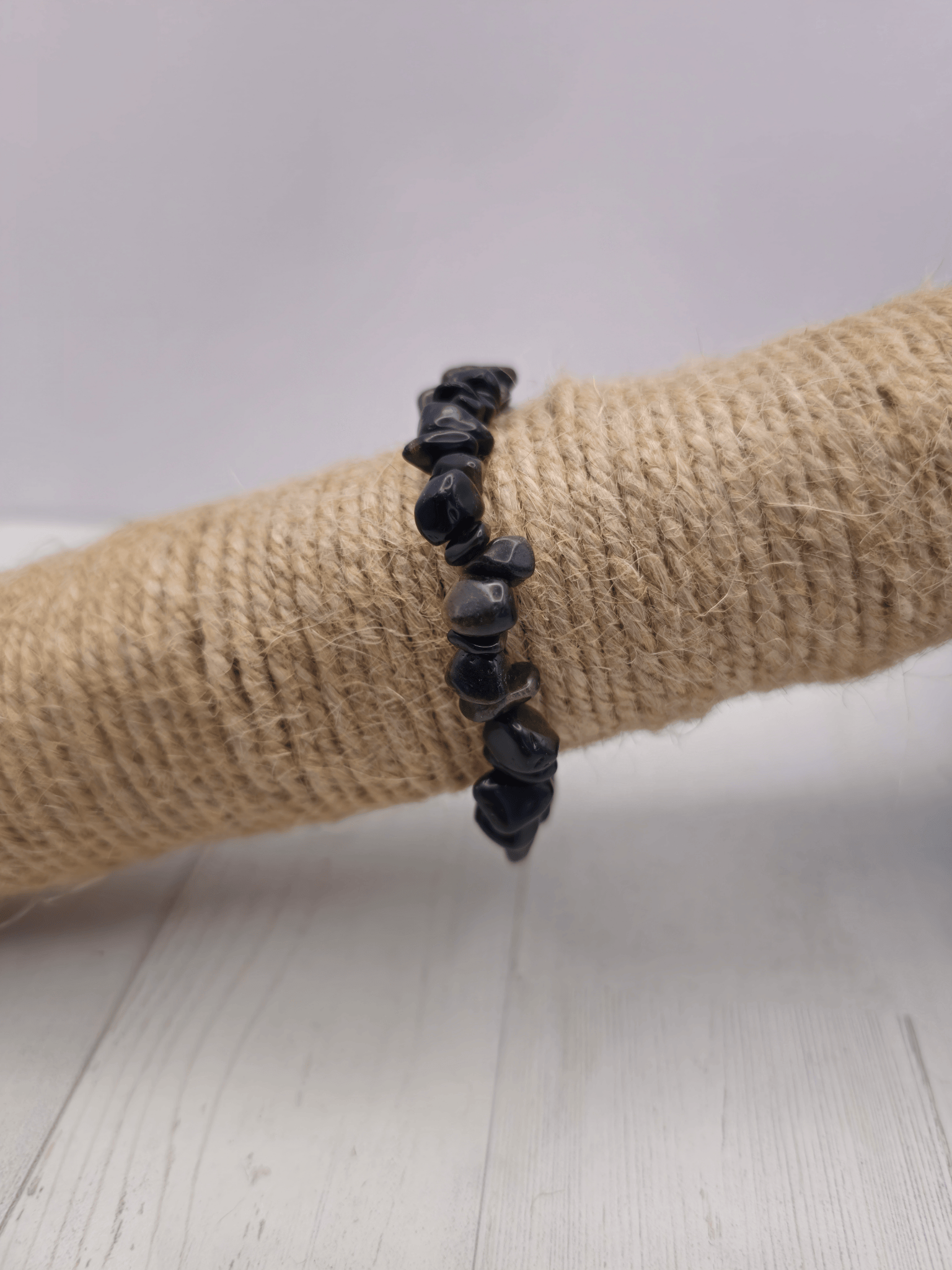 Pulsera barroca de obsidiana dorada en tonos oro y negro, montada en hilo elástico, ideal para protección energética y vitalidad.