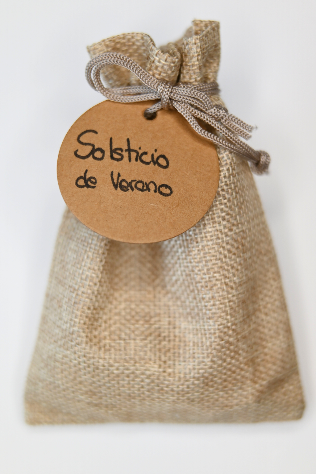 Kit Ritual de Solsticio de Verano con citrino calentado, cornalina, cuarzo blanco y palo santo para luz, gratitud y propósito.