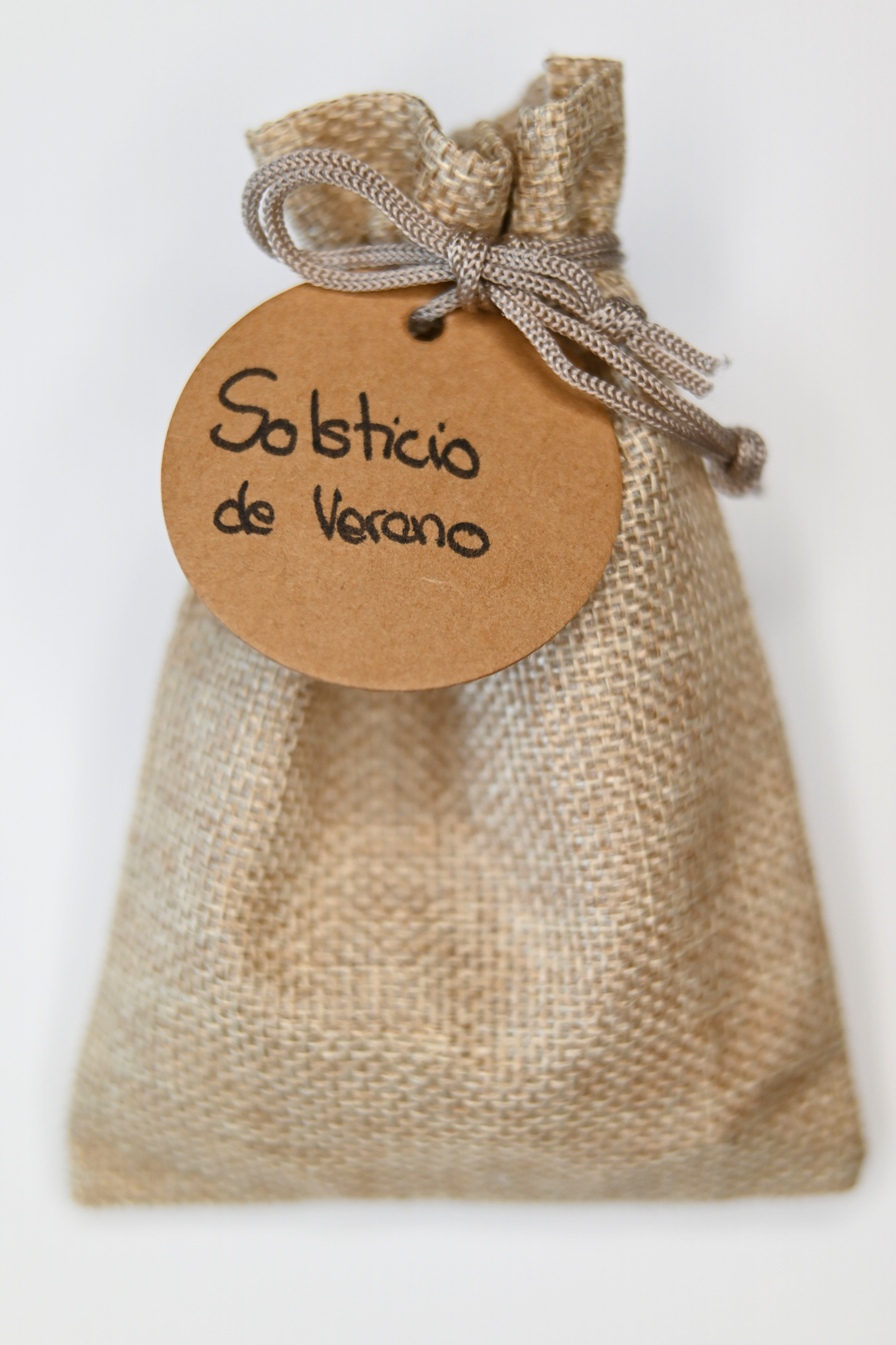Kit Ritual de Solsticio de Verano con citrino calentado, cornalina, cuarzo blanco y palo santo para luz, gratitud y propósito.