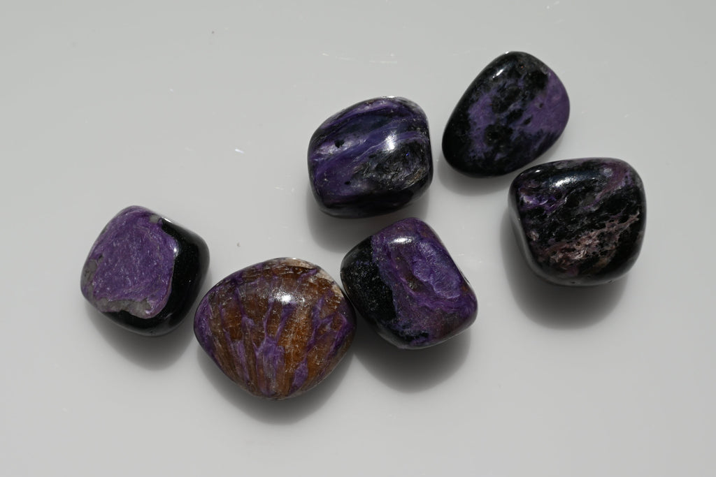 Rodado de charoita violeta