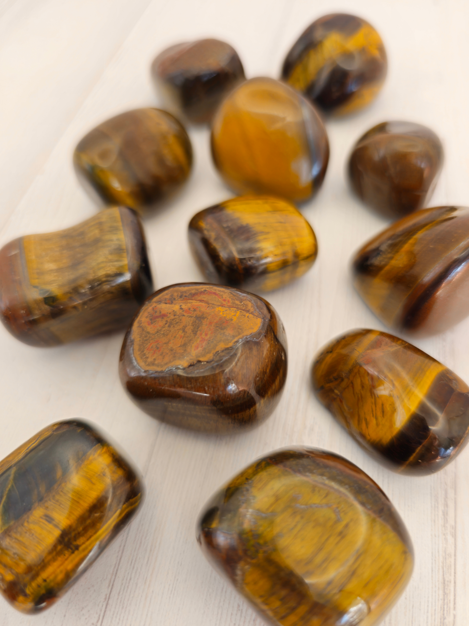 Rodado de ojo de tigre en tonos dorado‑marrón de 17‑22 mm. Ideal para enfoque, coraje y energía protectora.