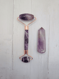 Set de amatista con roller facial y lápiz de masaje, con neceser