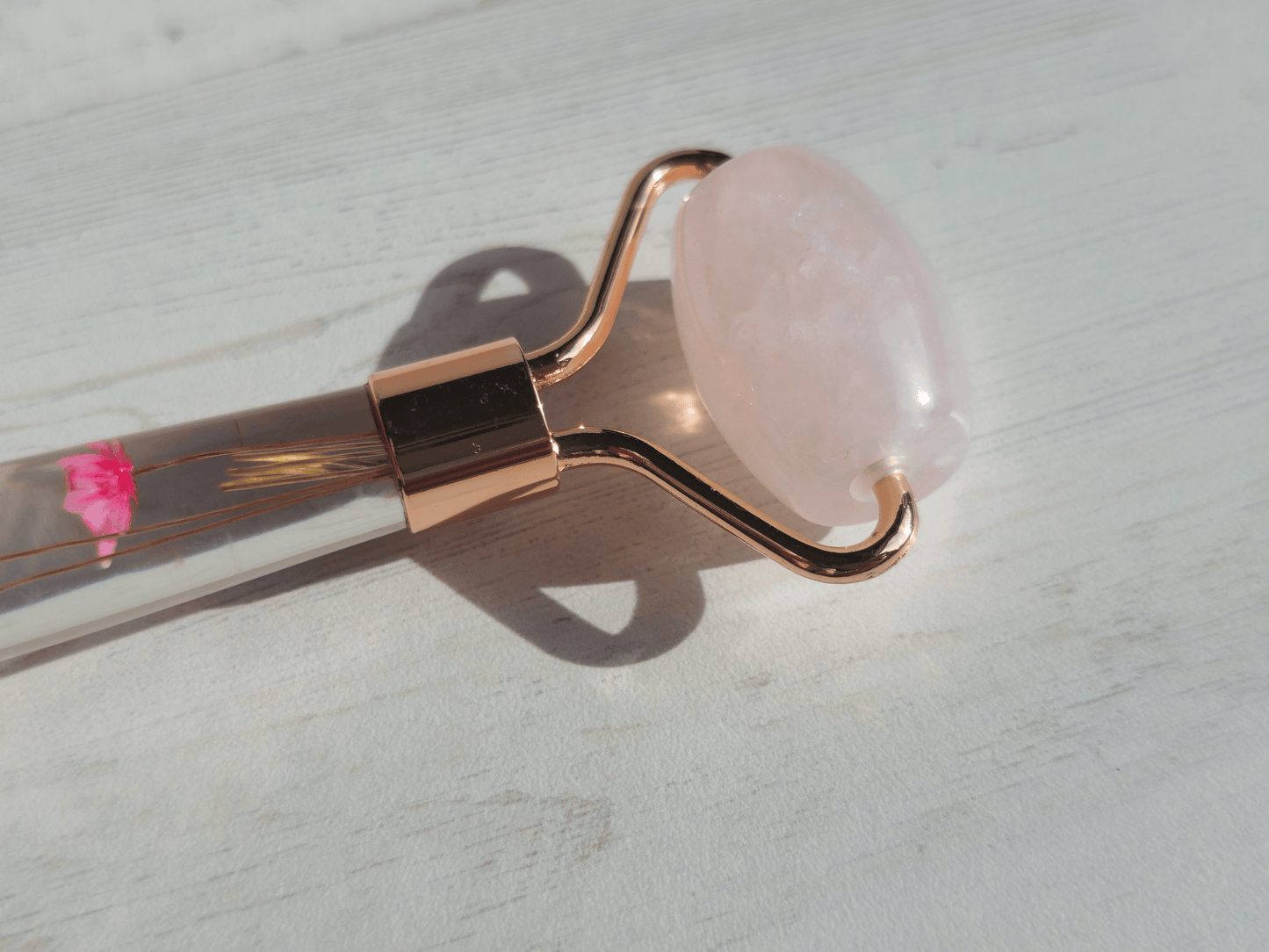 Set roller y gua sha de Cuarzo Rosa (flores) | amor propio y armonía