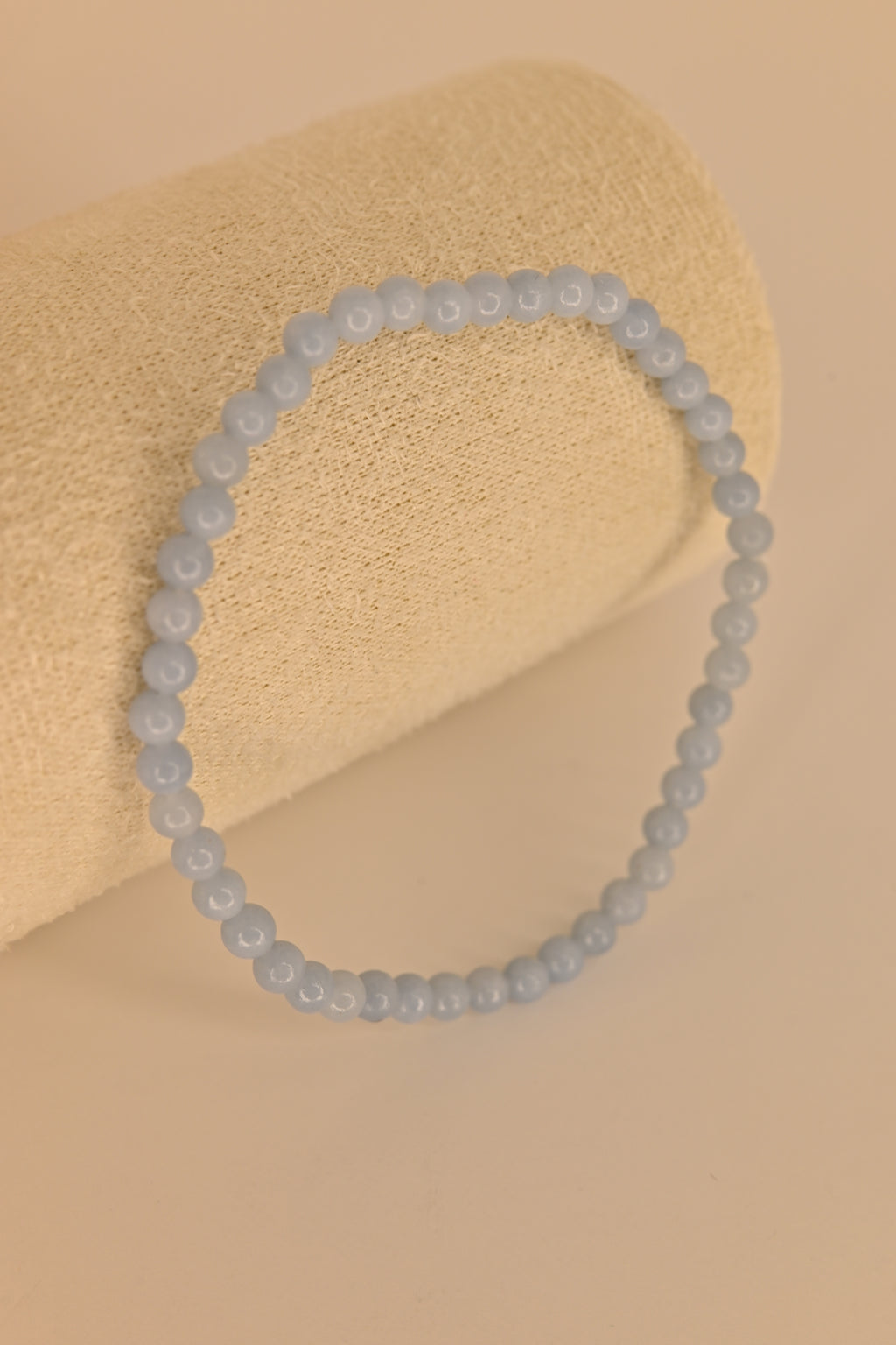 Pulsera de angelita 4 mm azul celeste para comunicación serena y chakra garganta