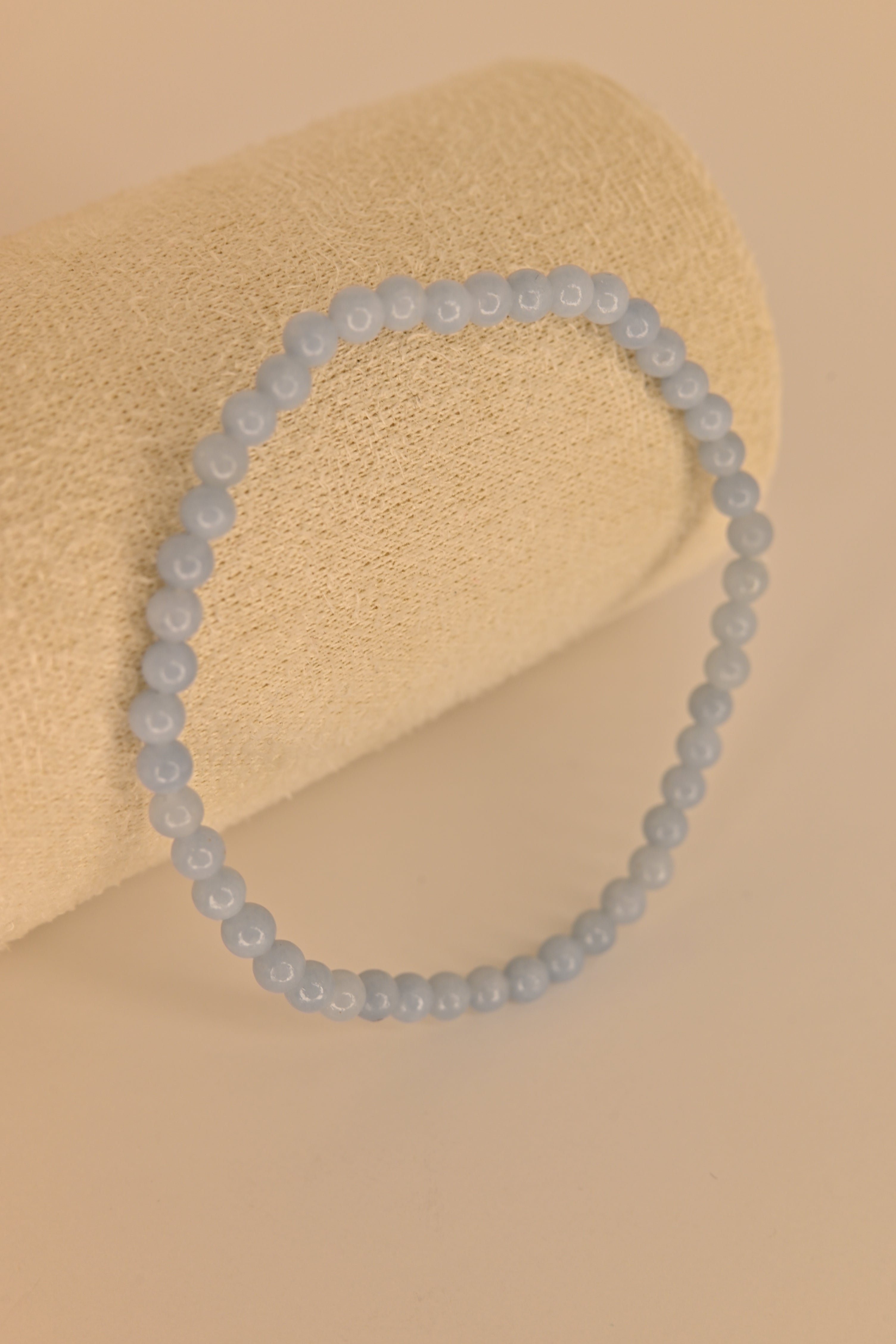 Pulsera de angelita 4 mm azul celeste para comunicación serena y chakra garganta