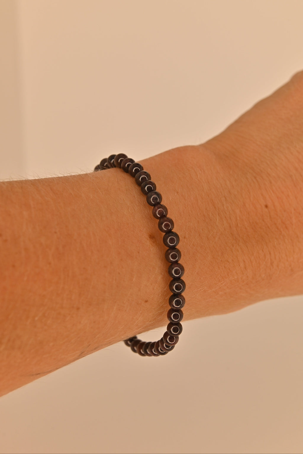 Pulsera de granate 4 mm color rojo oscuro para vitalidad y chakra raíz